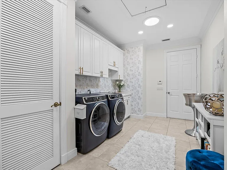 851 SW Pine Tree Ln — Photo 21
