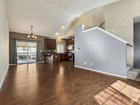 5th image of 1352 Susitna Lane SW