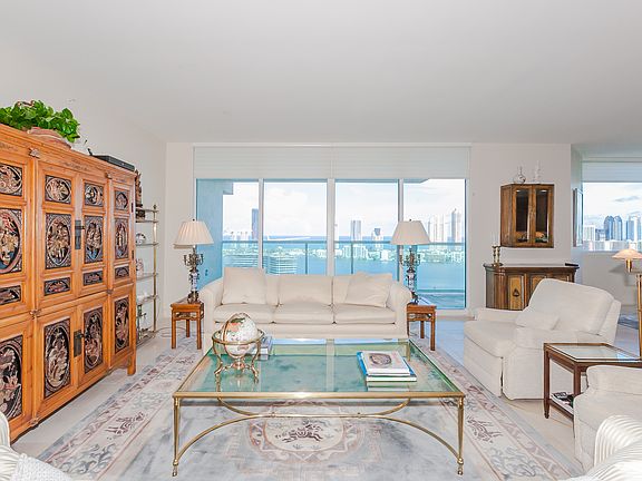 3rd image of 3201 NE 183rd St APT 2808