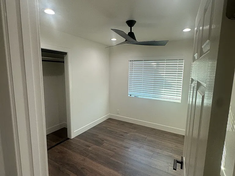 24659 Joanne St — Photo 31