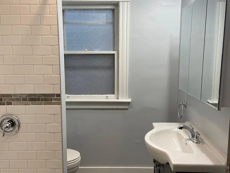 677 W Delavan Ave #1 — Photo 15