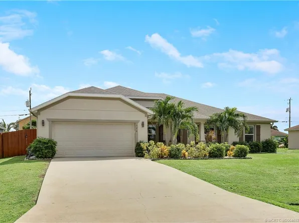 576 SW South Quick Cir, Port Saint Lucie, FL 34953