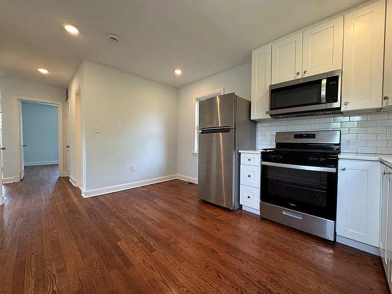 9405 Rhode Island Ave — Photo 16