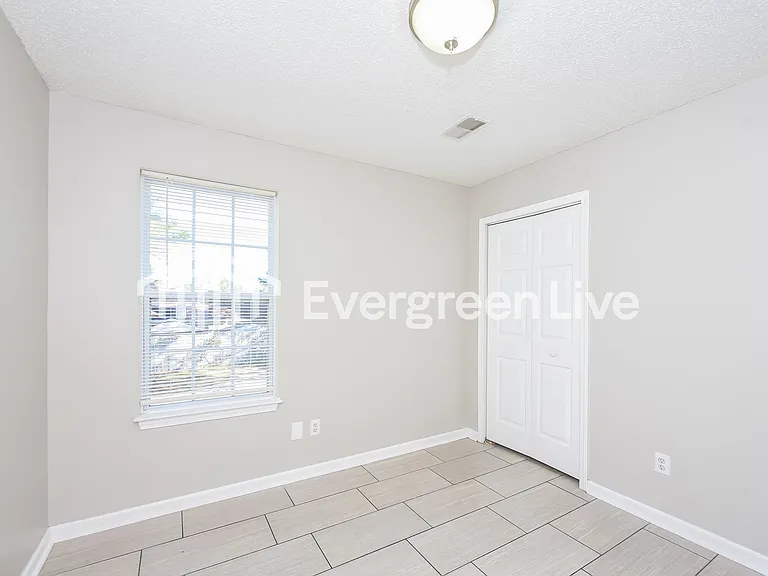 107 Sterling Hills Cir — Photo 8
