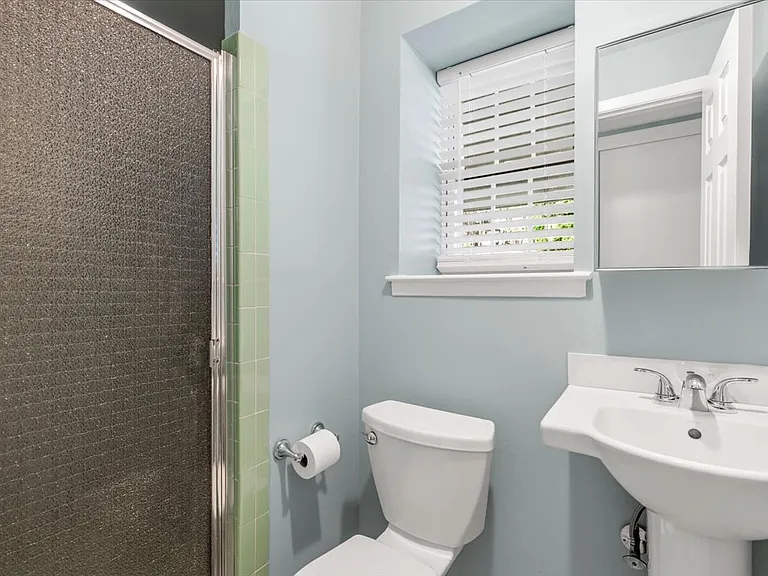 649 White Plains Rd — Photo 11