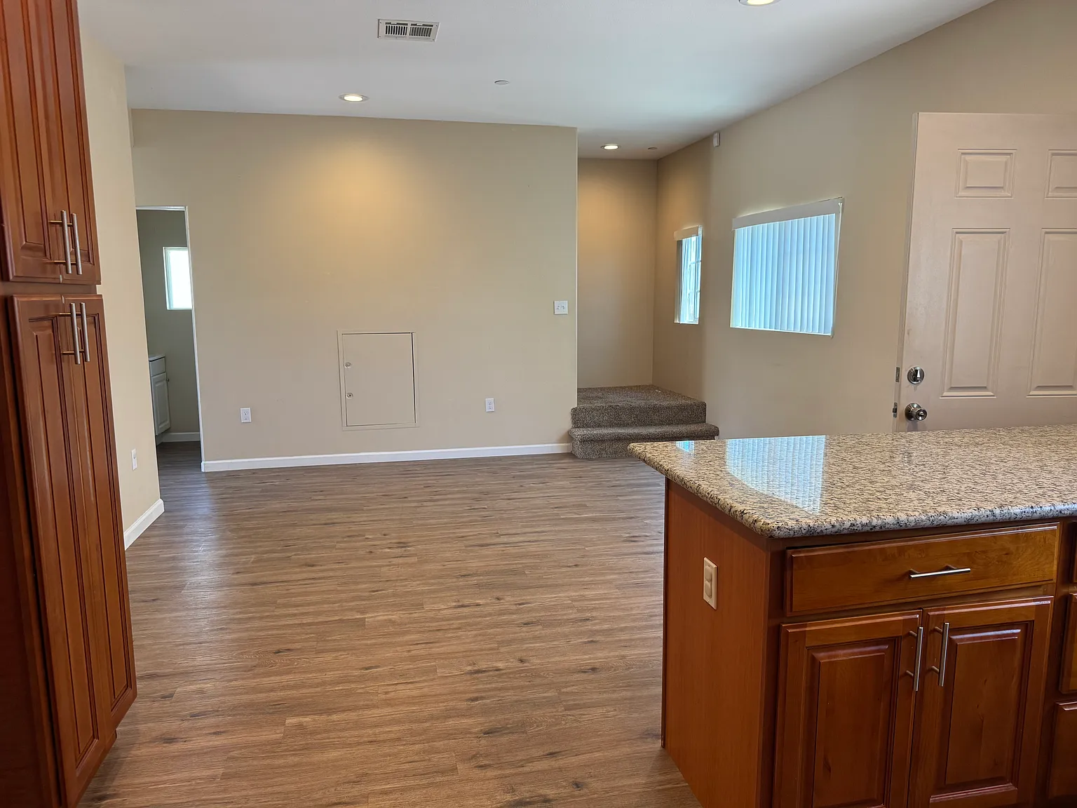 3 bed, 2.5 bath, 1800 sqft, $3,595 — Photo 4