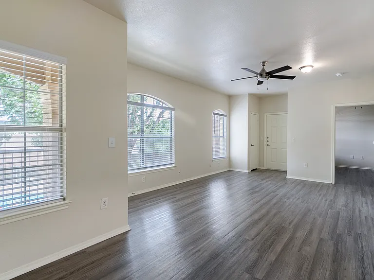 The Lodge at Lost Pines Apartments — Photo 34