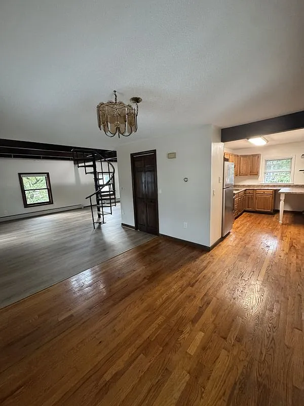 2 bed, 1.5 bath, 1076 sqft, $2,200 — Photo 4