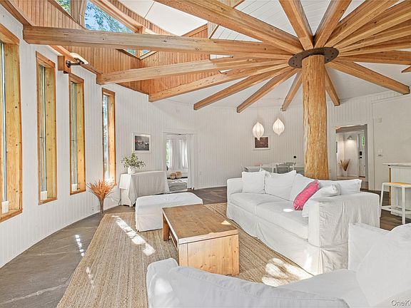 5th image of 48 Decker Road