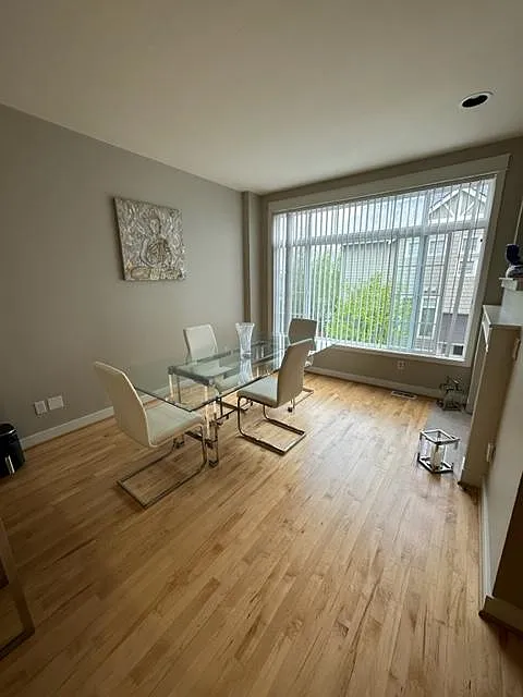 2 bed, 2.5 bath, 1300 sqft, $3,195 — Photo 2