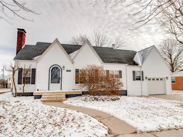 111 S Franklin St, Bunker Hill, IL 62014