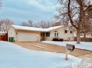 7201 Dallas Rd, Brooklyn Center, MN 55430