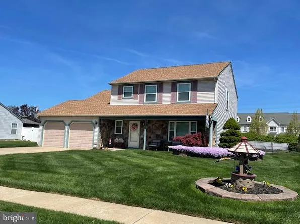 18 Dewberry Dr, Eastampton, NJ 08060