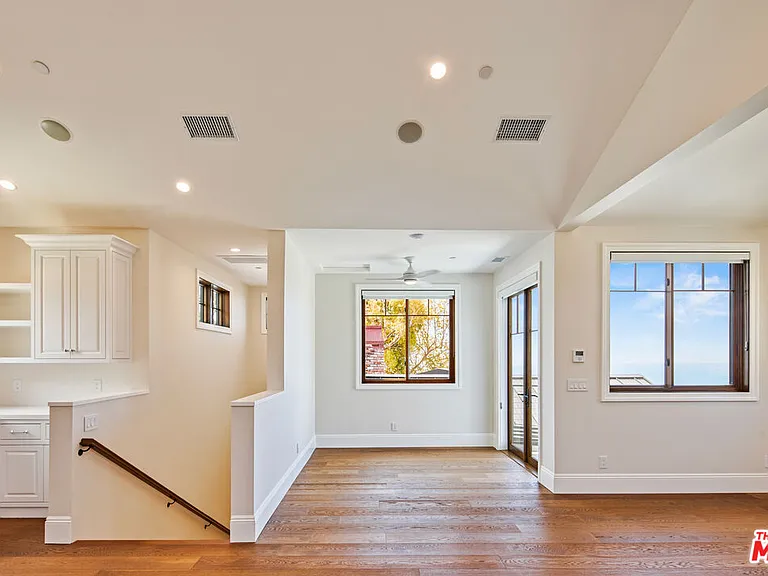 5561 Horizon Dr — Photo 22