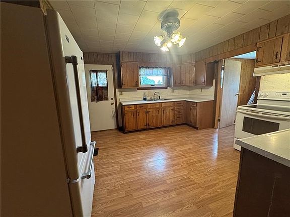 2nd image of 2193 Springhill Furnace Rd