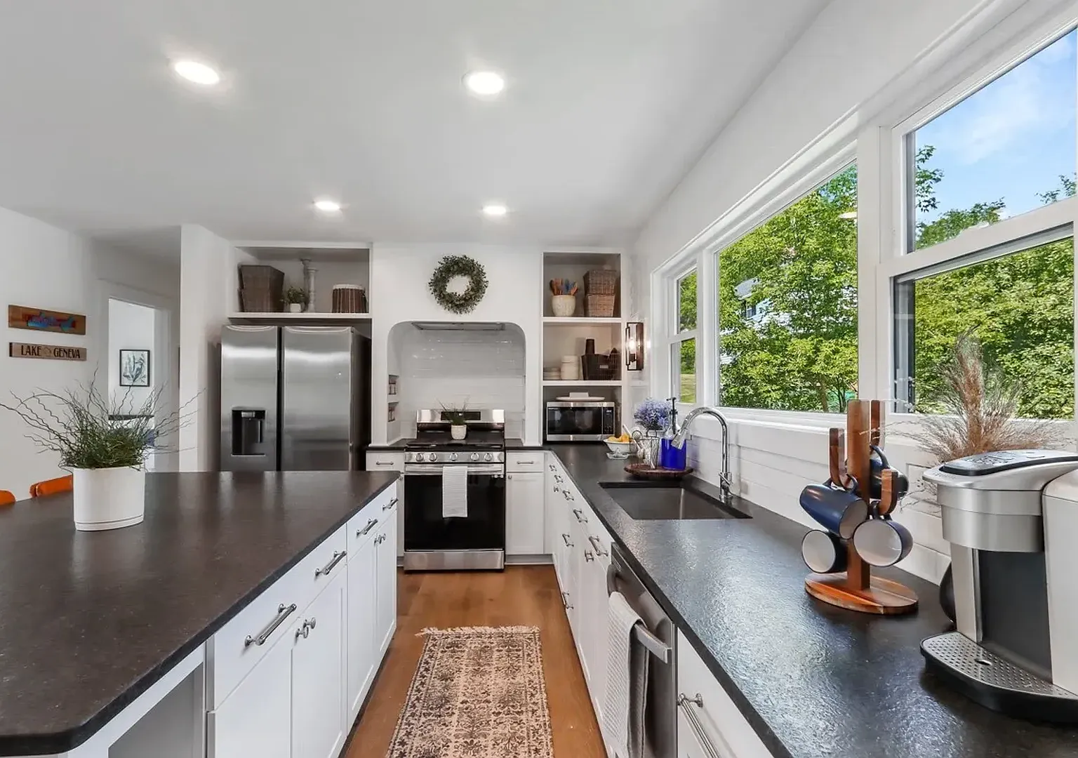 Fontana-on-Geneva Lake Furnished Home Available for Monthly & Mid-Term Rentals — Photo 4