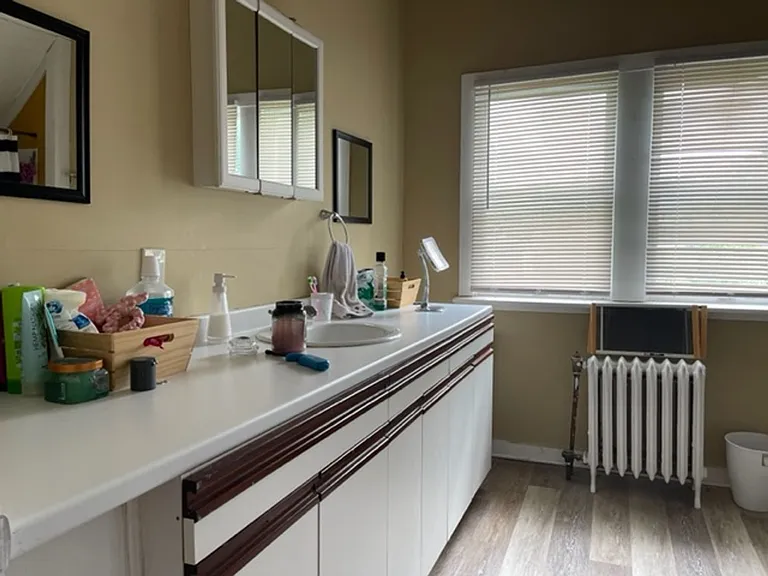 1095 Park Ave — Photo 16