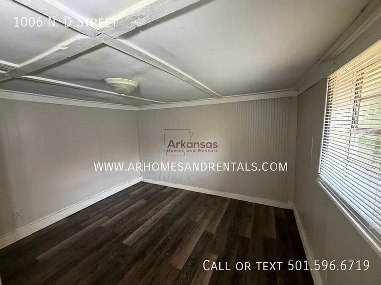 1006 N D St — Photo 10
