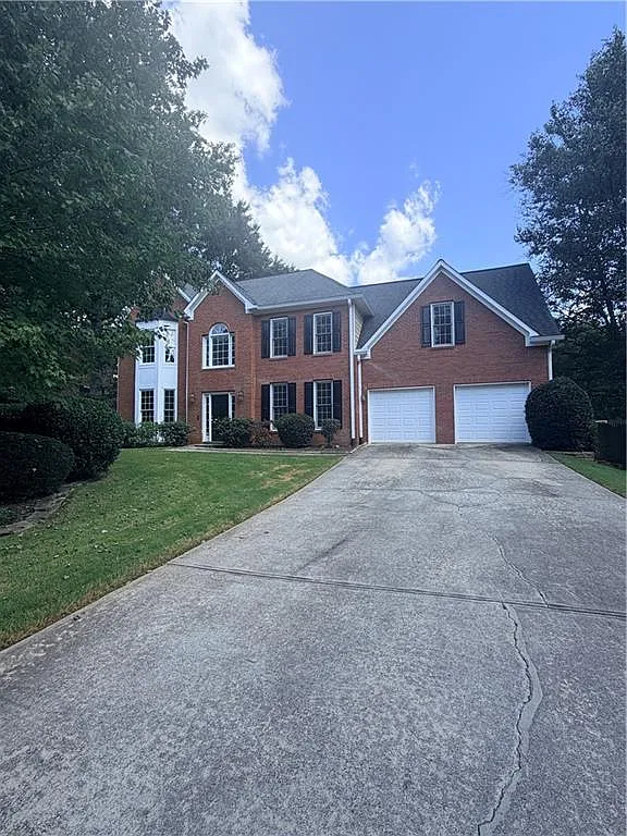 4 bed, 2.5 bath, 4052 sqft, $3,500 — Photo 1