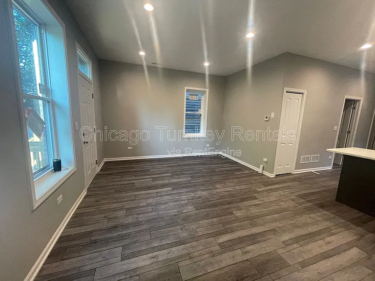2624 W 24th St #1F — Photo 9