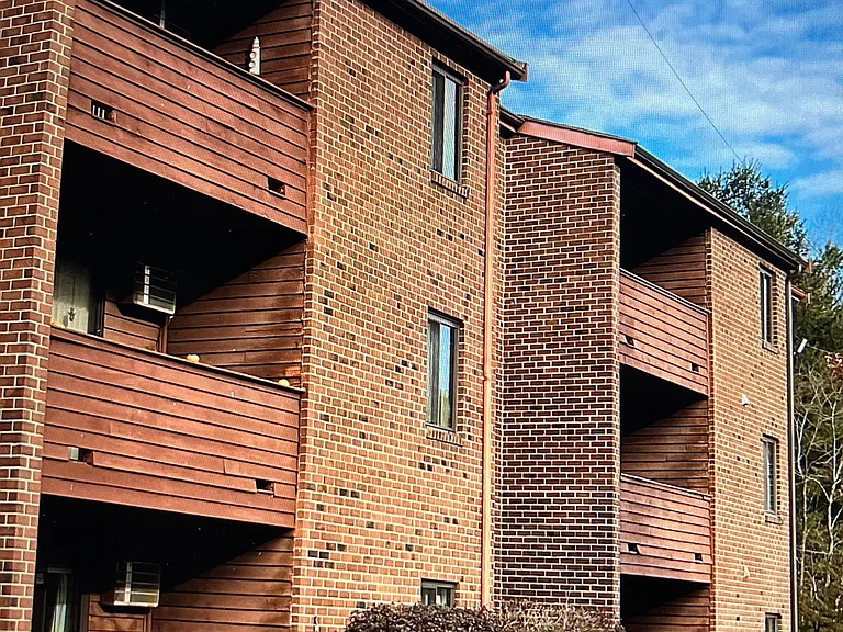 23 Davis #A4 — Photo 1