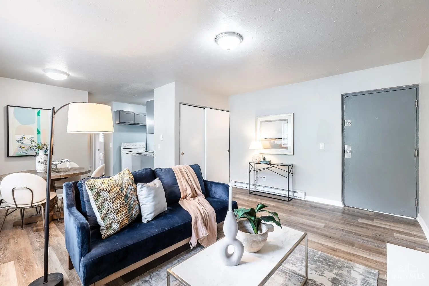 2 bed, 1.0 bath, $1,150 — Photo 4