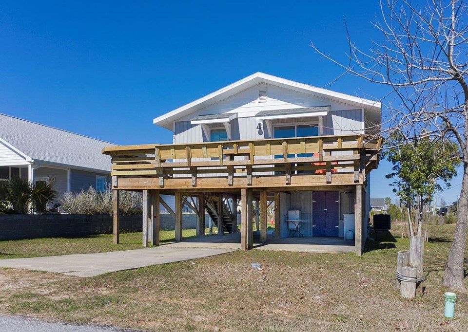 121 1st St, Mexico Beach, FL 32456 Zillow