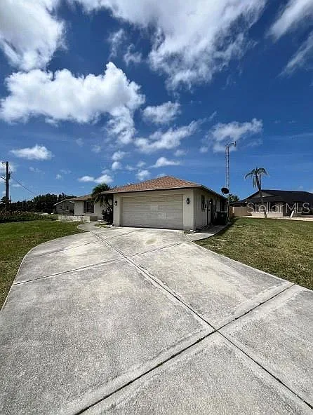 2 bed, 2.0 bath, 1521 sqft, $1,975 — Photo 2