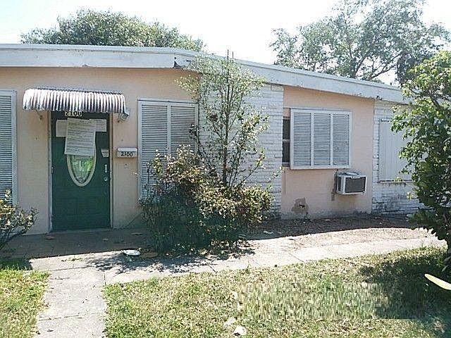 1st image of 2100 Alamanda Dr