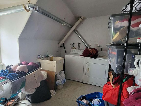 3rd image of 4224 Pine St Floor 3