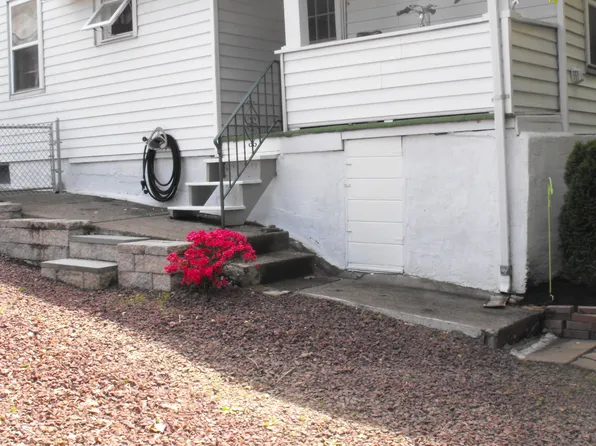 857 1/2 Main St, Sugar Notch, PA 18706