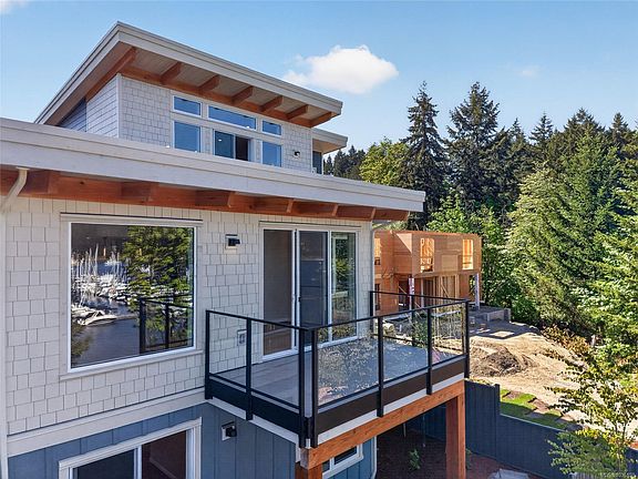 2nd image of 152 Marina View Dr #6