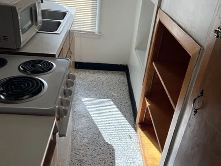 720 Catherine St — Photo 5
