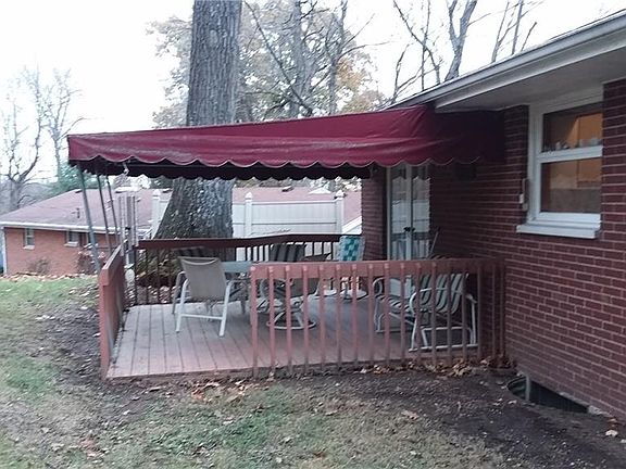 2nd image of 1031 Joffre Pl