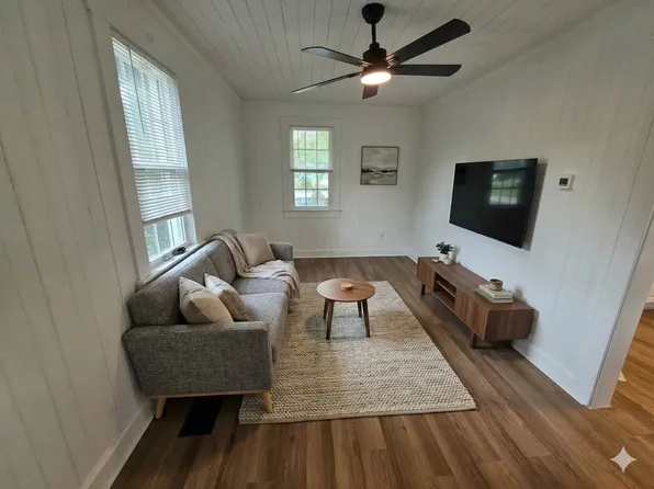 2084 Huntsford Rd, Jacksonville, FL 32207