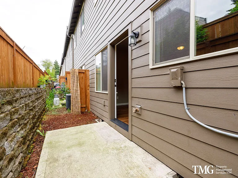 Garage, Backyard, 3 Bedroom - Now Leasing — Photo 28