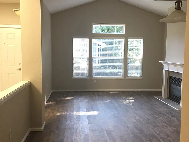 8805 123rd Ln NE — Photo 3