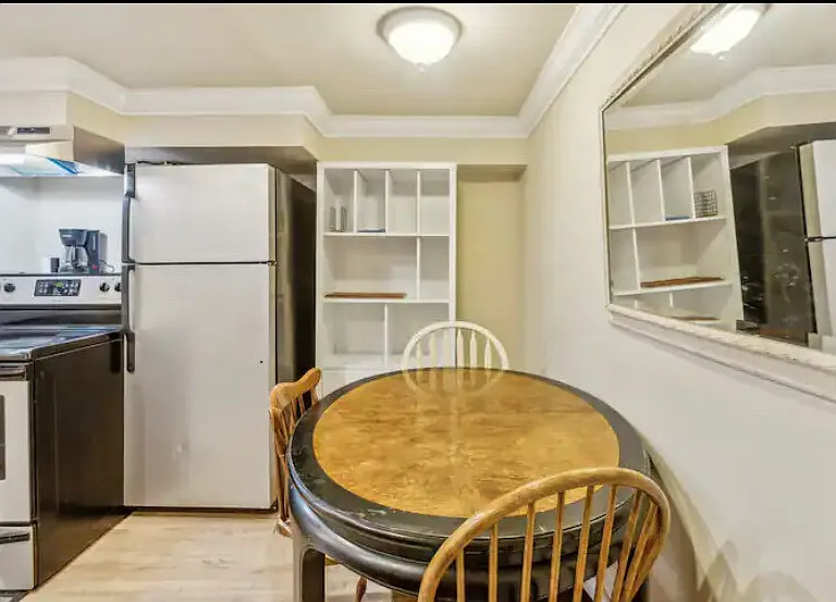 7215 S 120th St — Photo 3