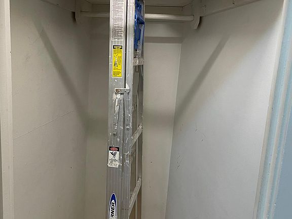 5th image of 421 Hancock St APT 10