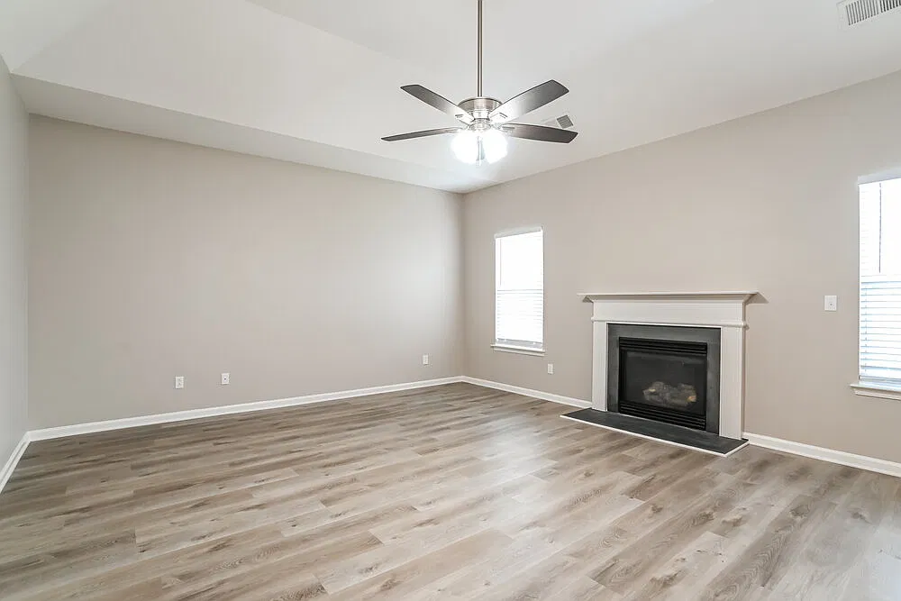4 bed, 2.0 bath, 1936 sqft, $2,255 — Photo 4