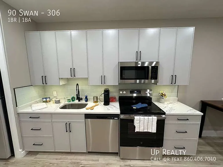 90 N Swan St #306 — Photo 58