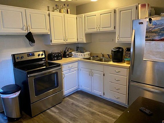 3rd image of 3529 Daviess St