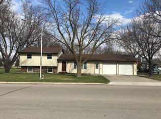 401 S 2nd St, Olivia, MN 56277
