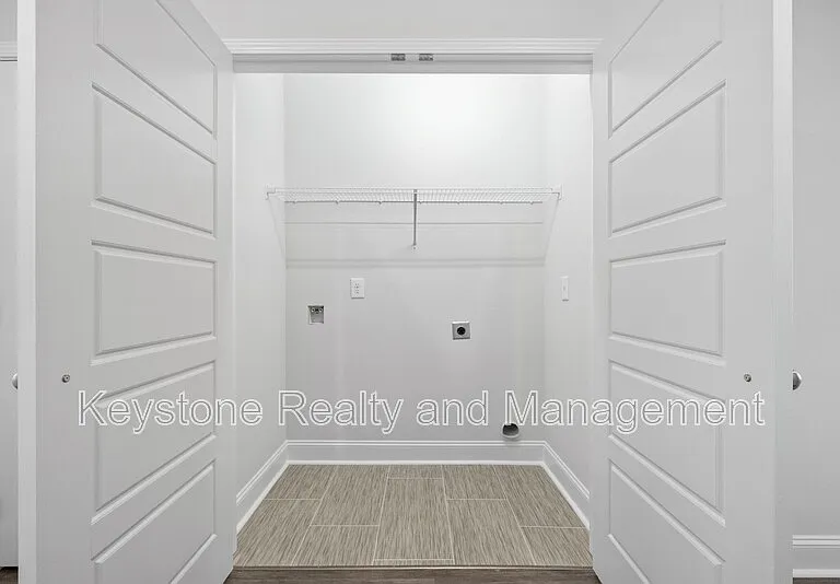 750 Tracy Ln #J-104 — Photo 10