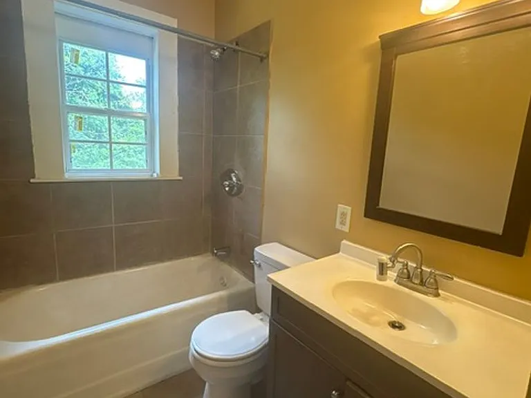 338 N Church St — Photo 11