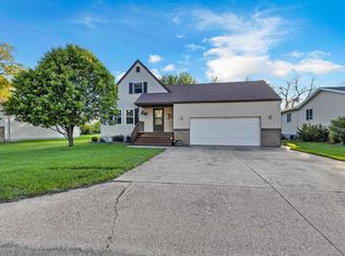 811 N Cedar St, Canton, SD 57013