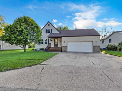 811 N Cedar St, Canton, SD, 57013