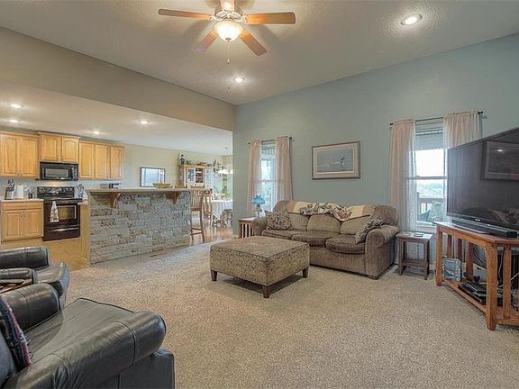 4th image of 2325 Heartland Ct