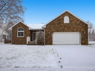 1202 41st Ave N, Fargo, ND 58102