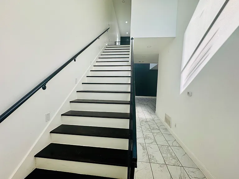 2902 Jim St — Photo 13